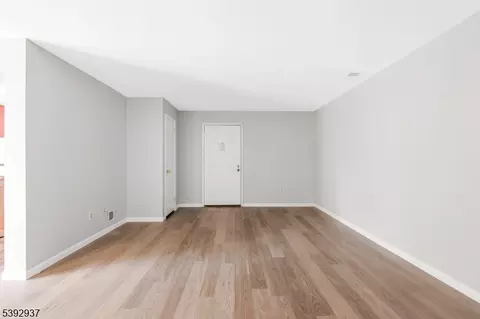 5 Foxhall # A, Middlesex, NJ 08846 photo 4