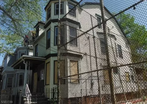 129 Wakeman Ave, Newark, NJ 07104