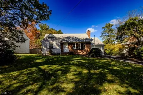 436 Greenbrook Rd, North Plainfield, NJ 07063