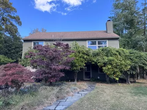 443 Port Monmouth Rd, Port Monmouth, NJ 07758