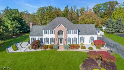 1 Shy Creek Rd, Pittstown, NJ 08867