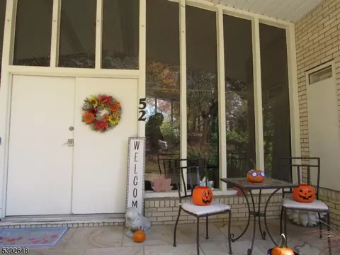 52 Chopin Dr, Wayne, NJ 07470 photo 4
