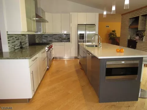 52 Chopin Dr, Wayne, NJ 07470 photo 9