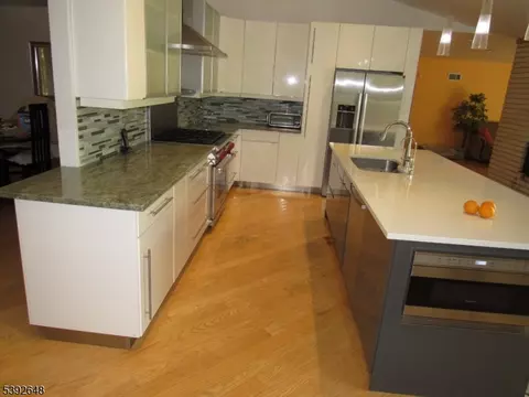 52 Chopin Dr, Wayne, NJ 07470 photo 2