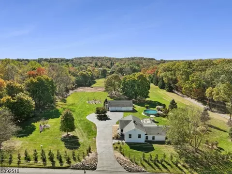 32 Pulaski Rd, Whitehouse Station, NJ 08889