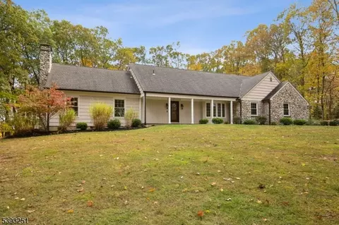 11 Sugar Hill Rd, Kinnelon, NJ 07405