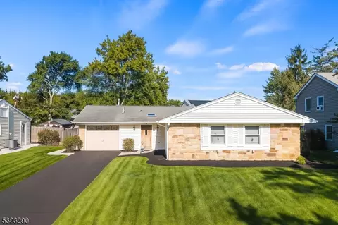 111 Courtland Ln, Aberdeen Twp, NJ 07747