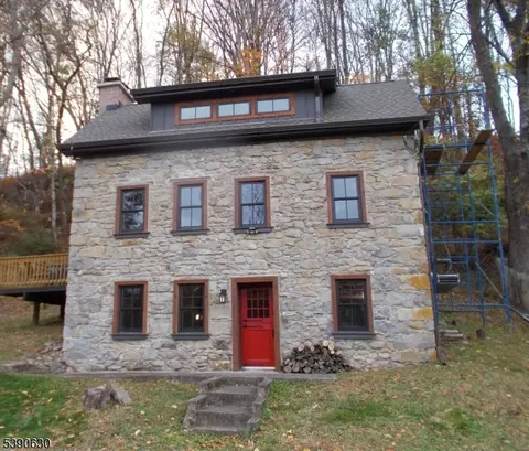 927 Wall St, Newton, NJ 07860