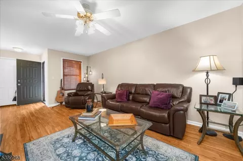 276 Spruce Ct, Flemington, NJ 08822 photo 4