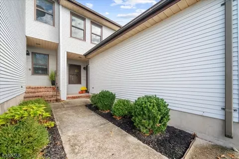 276 Spruce Ct, Flemington, NJ 08822 photo 2