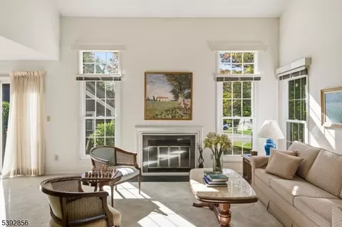 188 Grandview Ln, Mahwah, NJ 07430