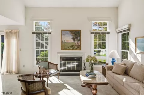 188 Grandview Ln, Mahwah, NJ 07430