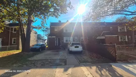 555 Pfeiffer St, Camden, NJ 08105