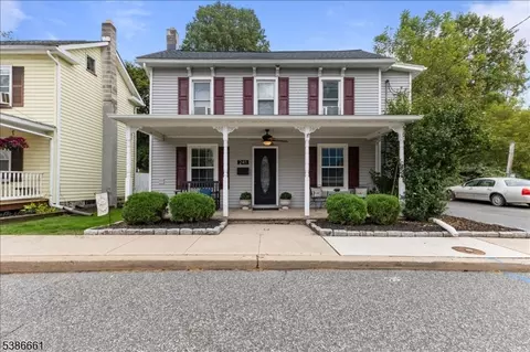 241 Depue St, Belvidere, NJ 07823