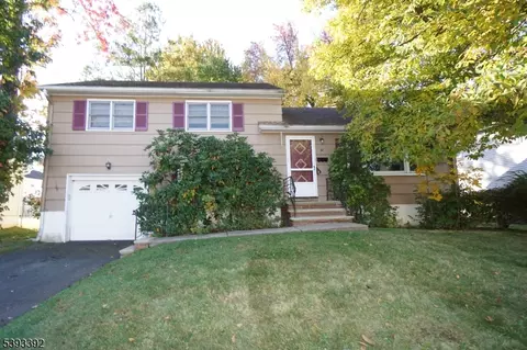 27 Grand St, Clark, NJ 07066