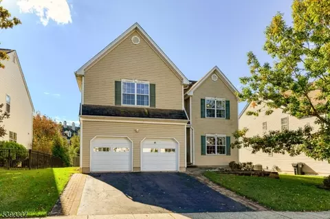 48 Reinhart Way, Bridgewater, NJ 08807
