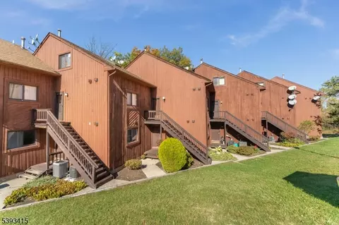 7 Arapahoe Dr UNIT 8, Vernon, NJ 07462