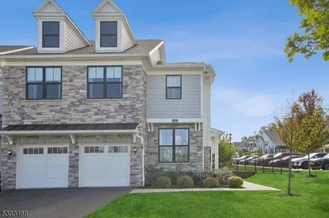 2 Monmouth Rd, Warren, NJ 07059