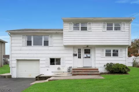 29 Swarthmore Dr, Carteret, NJ 07008