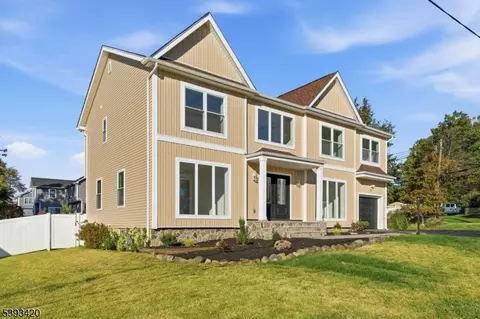 5 Sycamore Rd, Clark, NJ 07066