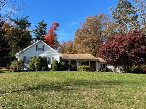 210 Sidney Rd, Pittstown, NJ 08867
