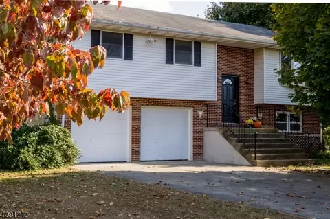 1422 Springtown Rd, Alpha, NJ 08865