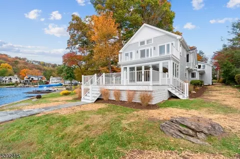 3 Pueblo Pkwy, Sparta, NJ 07871