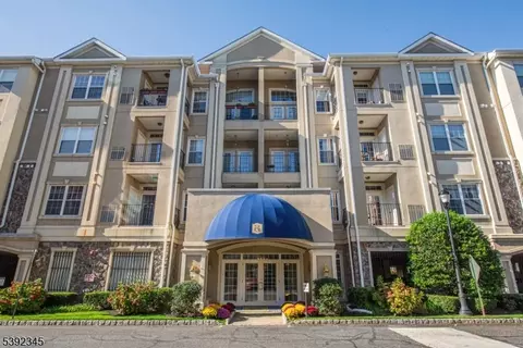 6102 Harcourt Rd #102, Clifton, NJ 07013