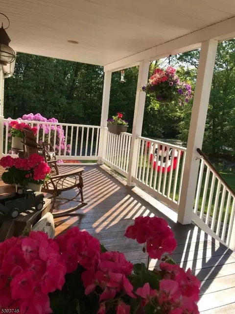 5 Twin Pond Rd, Montague, NJ 07827
