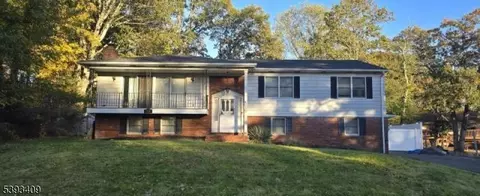 96 Highland Rd, North Haledon, NJ 07508