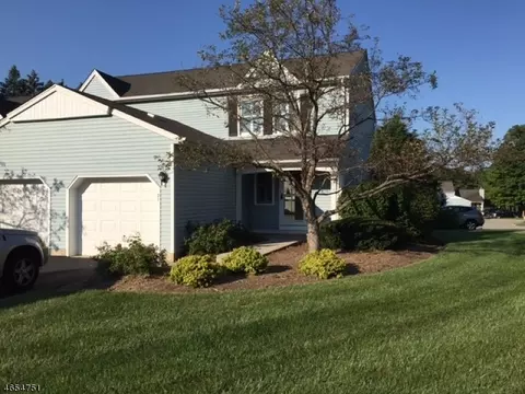 21 Carriage Ln, Newton, NJ 07860