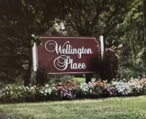 702 Wellington Pl #2, Matawan, NJ 07747