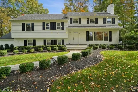 6 Joanna Way, Summit, NJ 07901