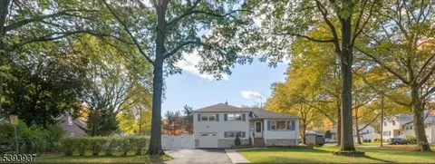 8 Hall Rd, Paramus, NJ 07652 photo 31