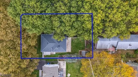 8 Hall Rd, Paramus, NJ 07652 photo 29