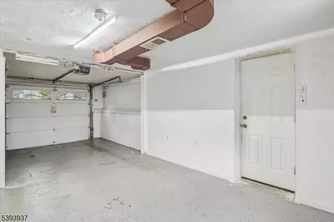 8 Hall Rd, Paramus, NJ 07652 photo 24