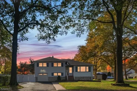 8 Hall Rd, Paramus, NJ 07652 photo 34