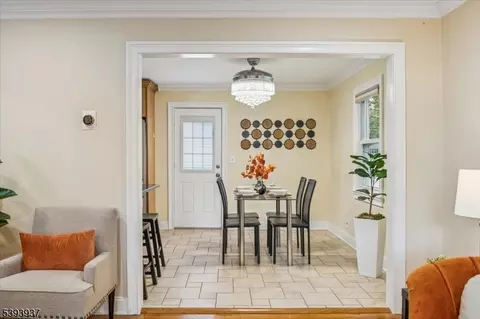 8 Hall Rd, Paramus, NJ 07652 photo 7