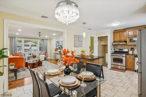 8 Hall Rd, Paramus, NJ 07652 photo 10