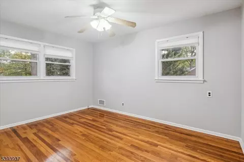 8 Hall Rd, Paramus, NJ 07652 photo 22