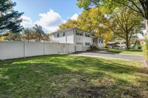 8 Hall Rd, Paramus, NJ 07652 photo 27