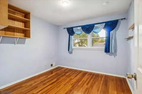 8 Hall Rd, Paramus, NJ 07652 photo 21