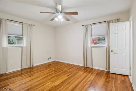 8 Hall Rd, Paramus, NJ 07652 photo 18