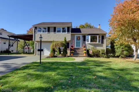 7 1st St, Pequannock Twp, NJ 07440