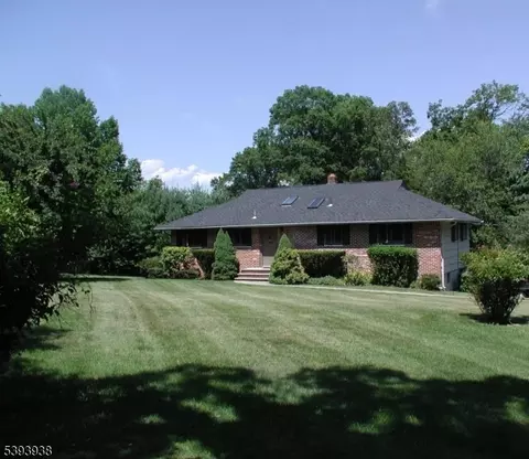 17 Cliffside Dr, Livingston, NJ 07039