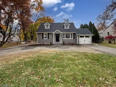 15 Horsehill Rd, Cedar Knolls, NJ 07927