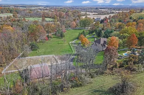 6 Wintermute Farm Ln, Lebanon, NJ 08833