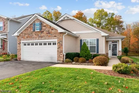 44 Spangenberg Ln, Somerset, NJ 08873