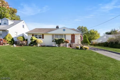 30 Notch Rd, Clifton, NJ 07013