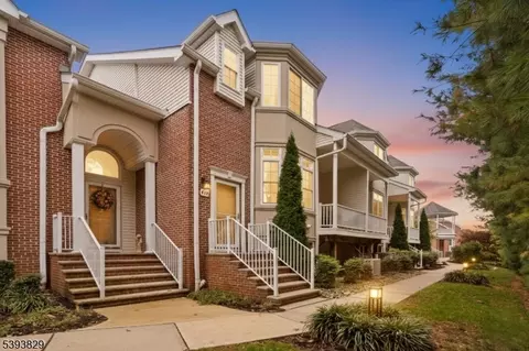 613 Maple Ct #613, Garwood, NJ 07027